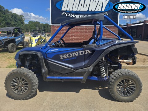 2023 Honda Talon 1000R FOX Live Valve — photo 1 of 10