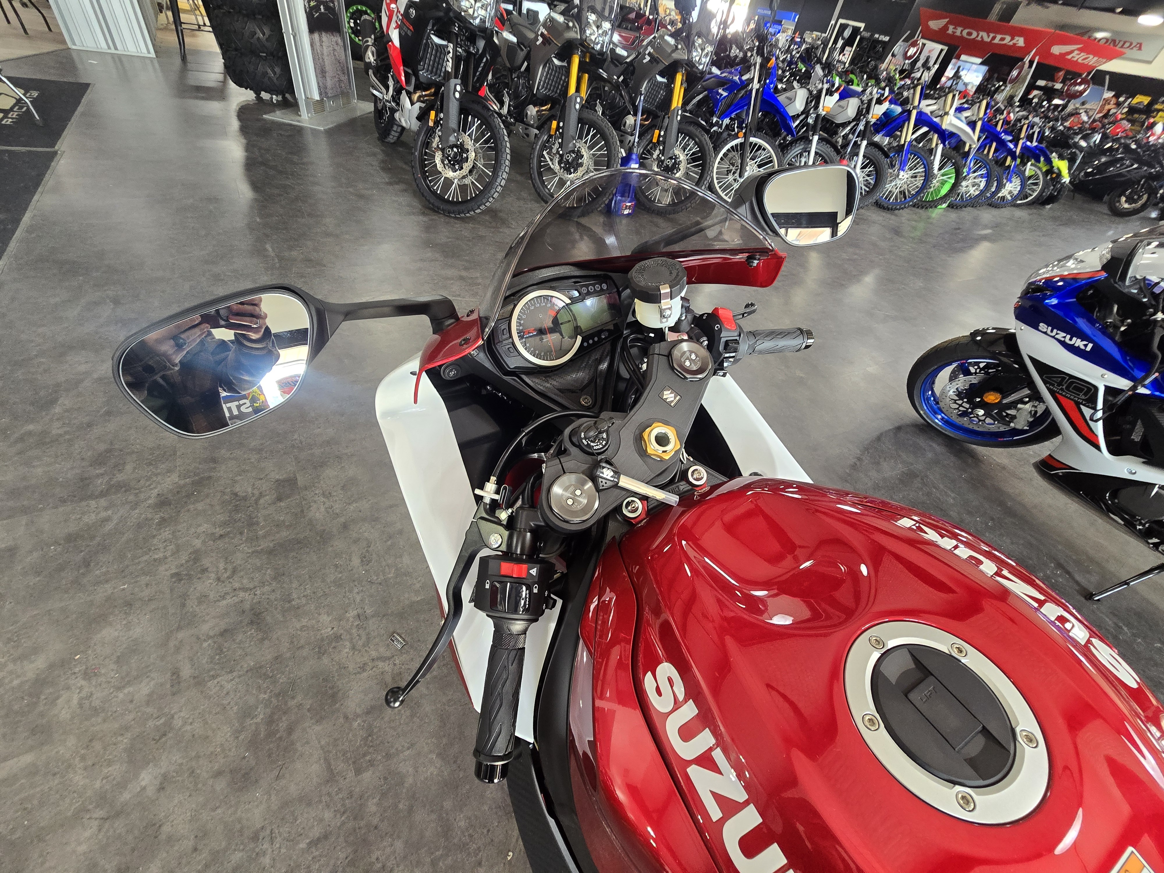 2027 Suzuki GSX-R600 5