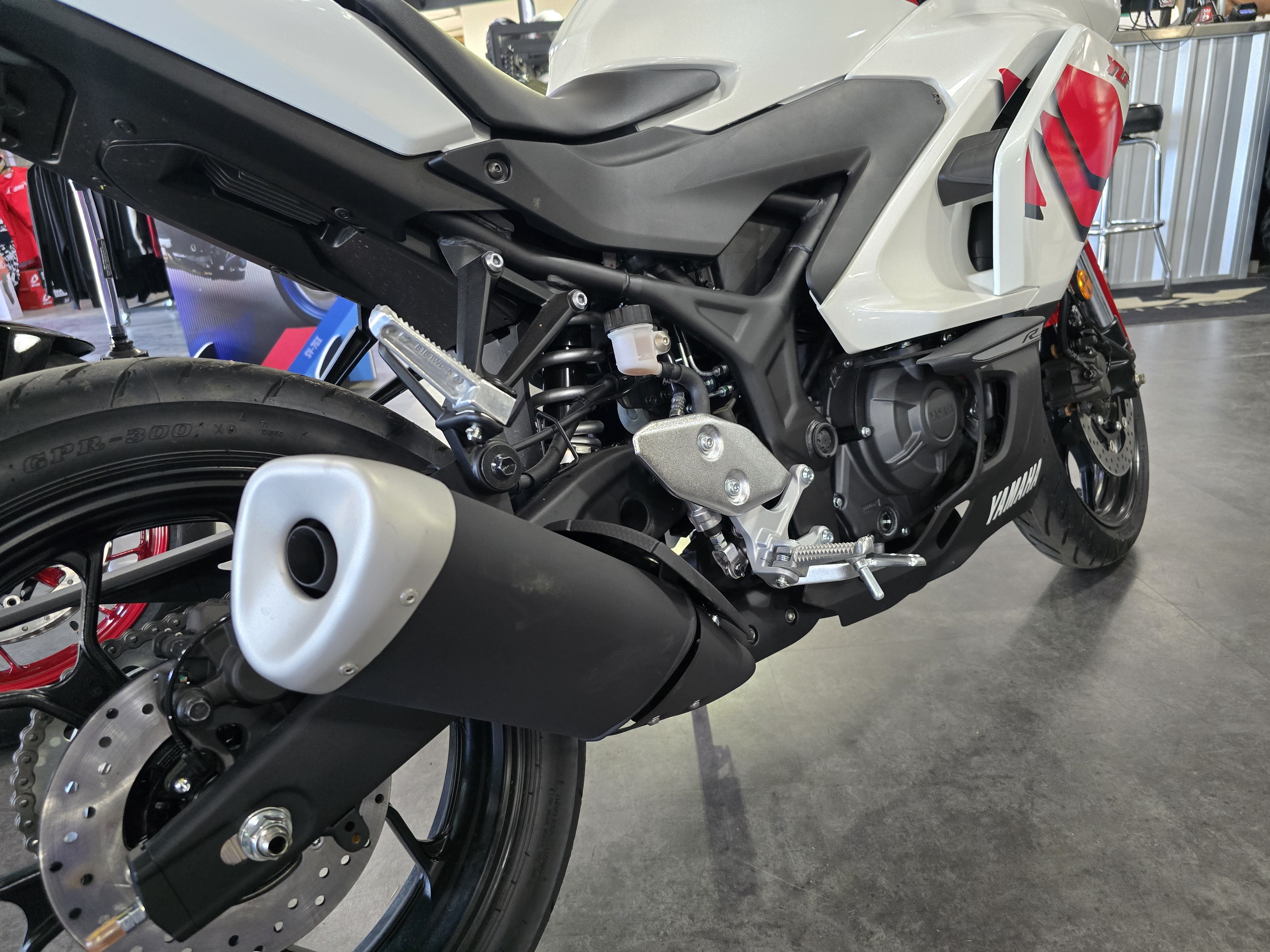 2026 Yamaha YZF-R3 8