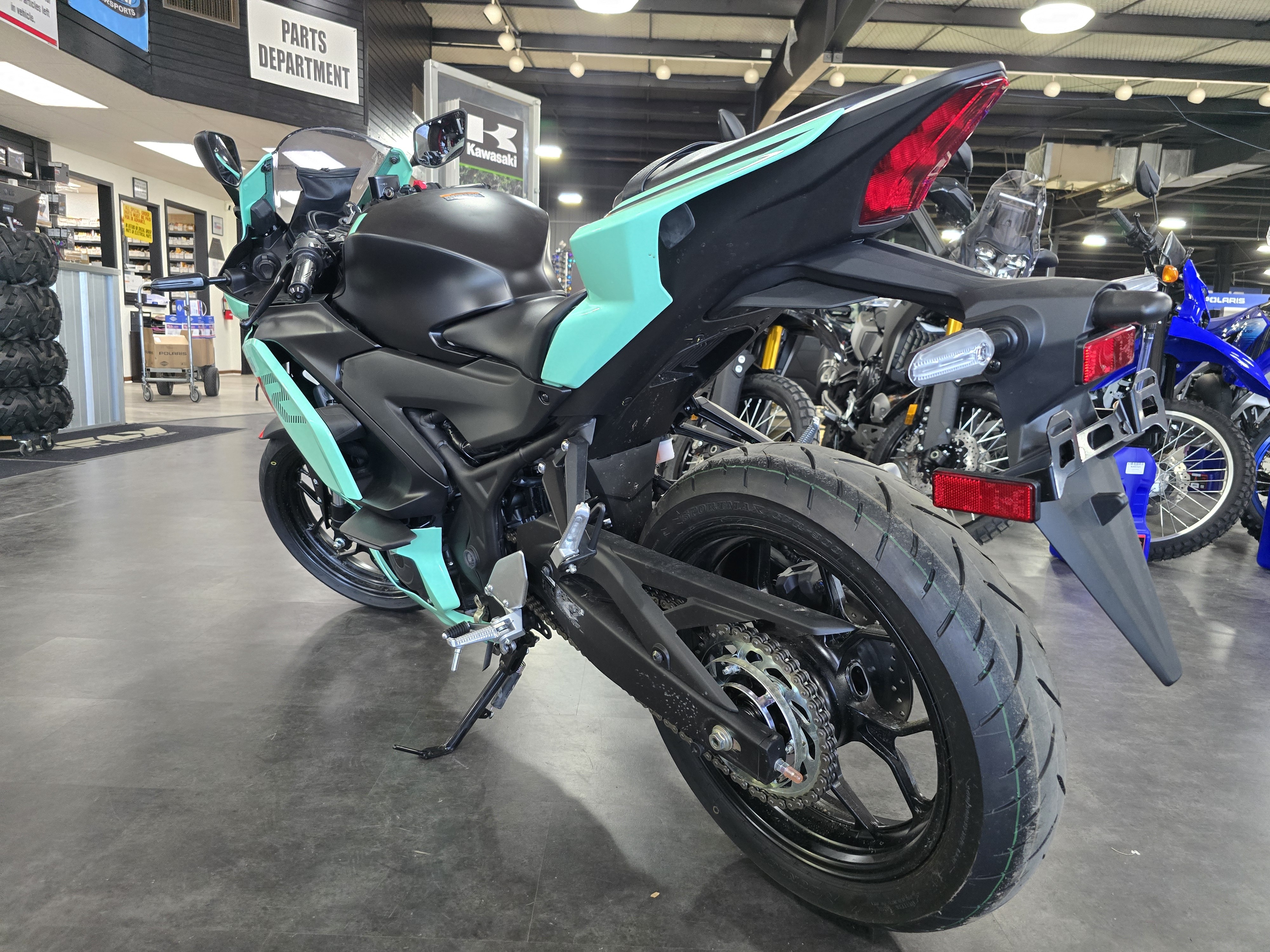 2026 Yamaha YZF-R3 4
