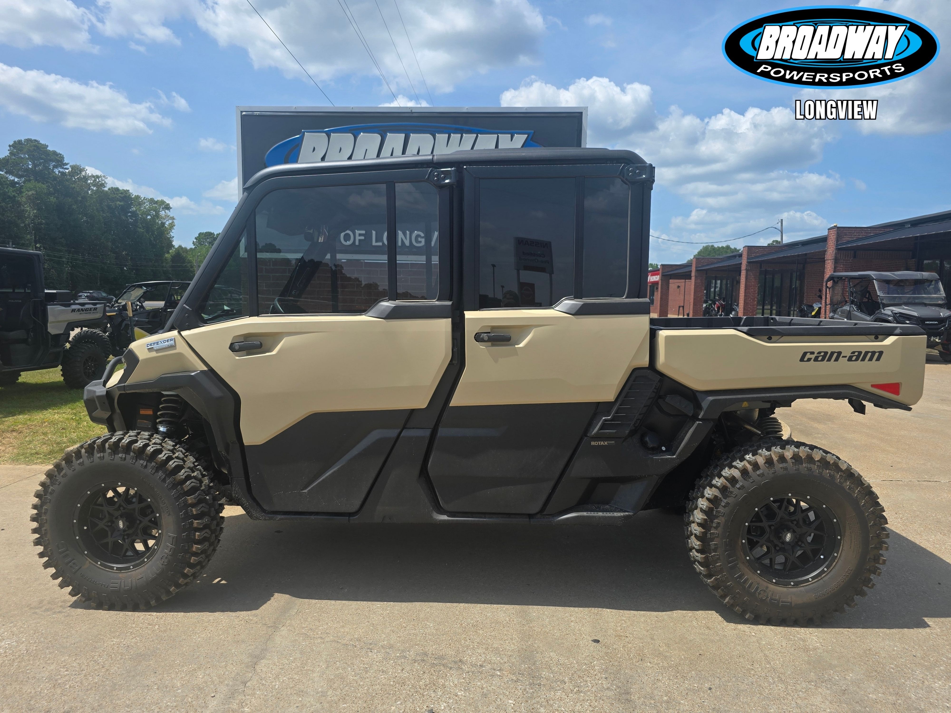 2026 Can-Am Defender MAX Limited HD11