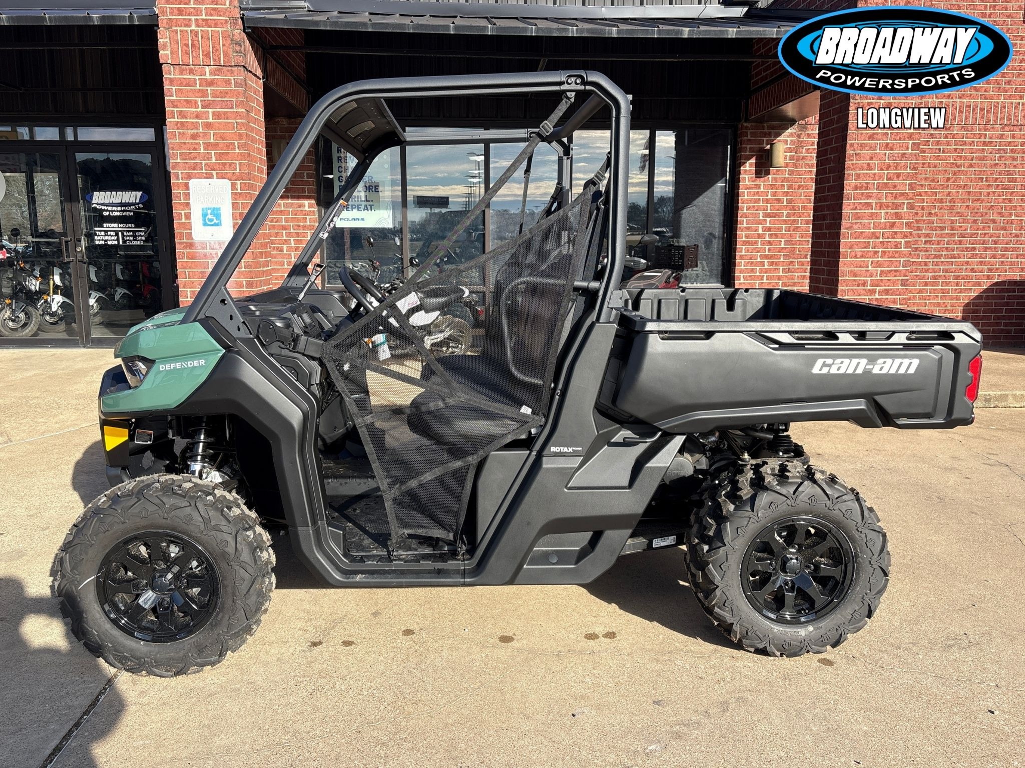 2026 Can-Am™ Defender DPS HD7 1