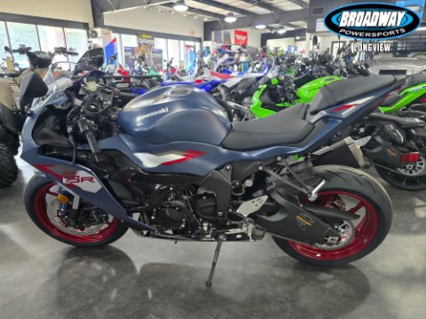 2027 Kawasaki Ninja ZX-6R ABS — photo 1 of 8