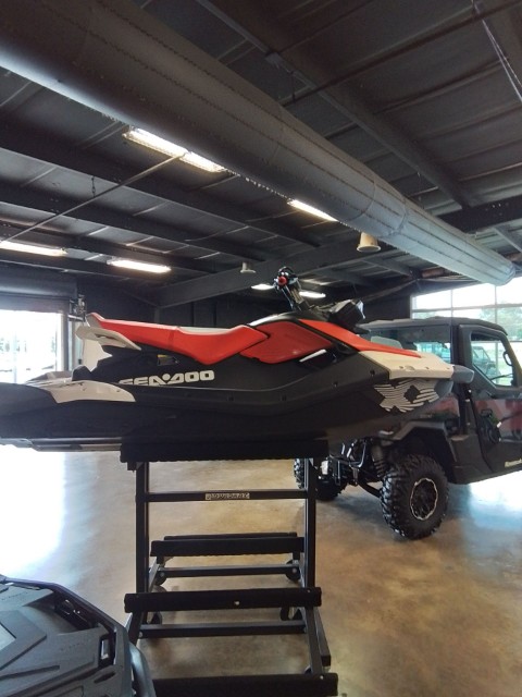 2025 Sea-Doo Spark for 3 90 hp + Convenience package with iBR and audio in option in Greenville, Texas - Photo 4
