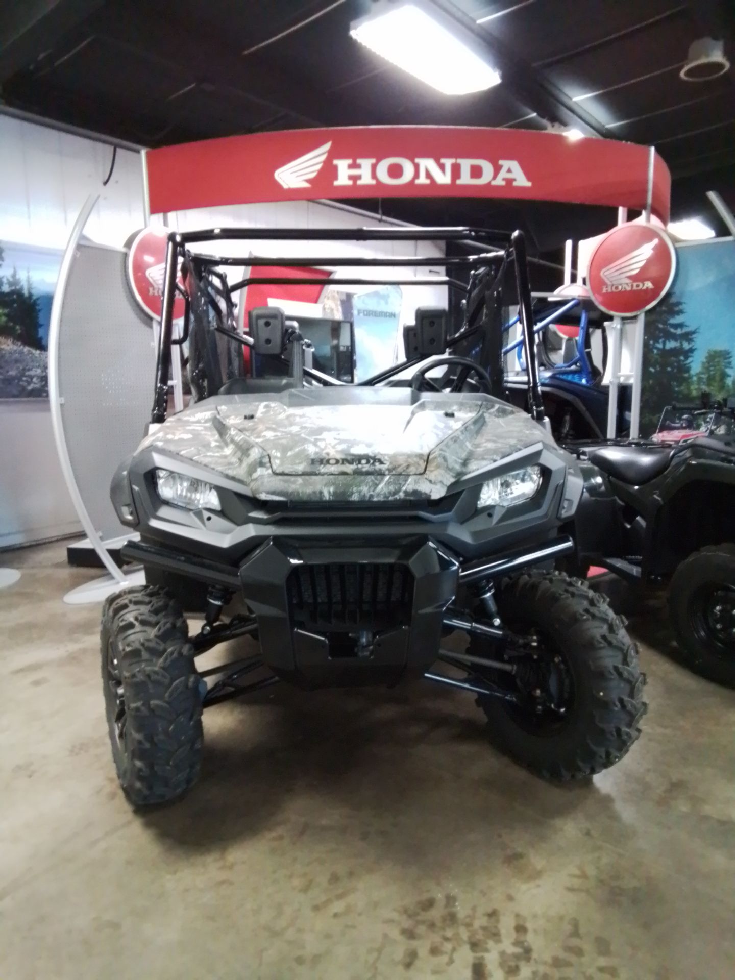 2025 Honda Pioneer 1000-6 Deluxe Crew in Greenville, Texas - Photo 1