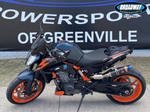 2023 KTM 890 Duke R