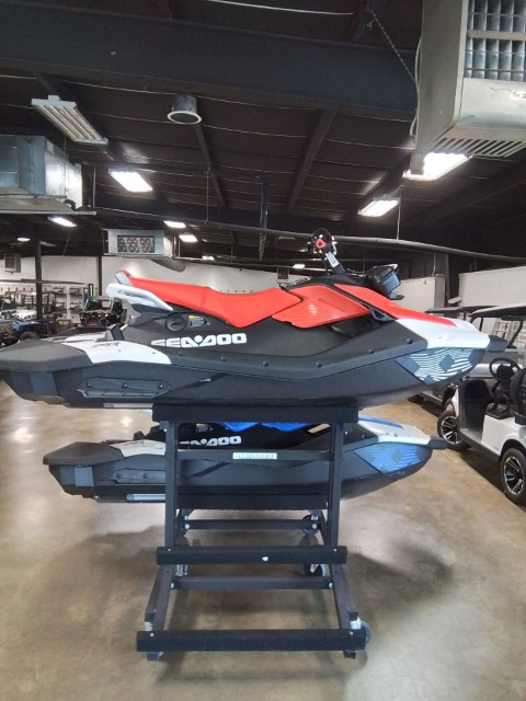 2025 Sea-Doo Spark Trixx for 3 + iBR and audio in option in Greenville, Texas - Photo 5