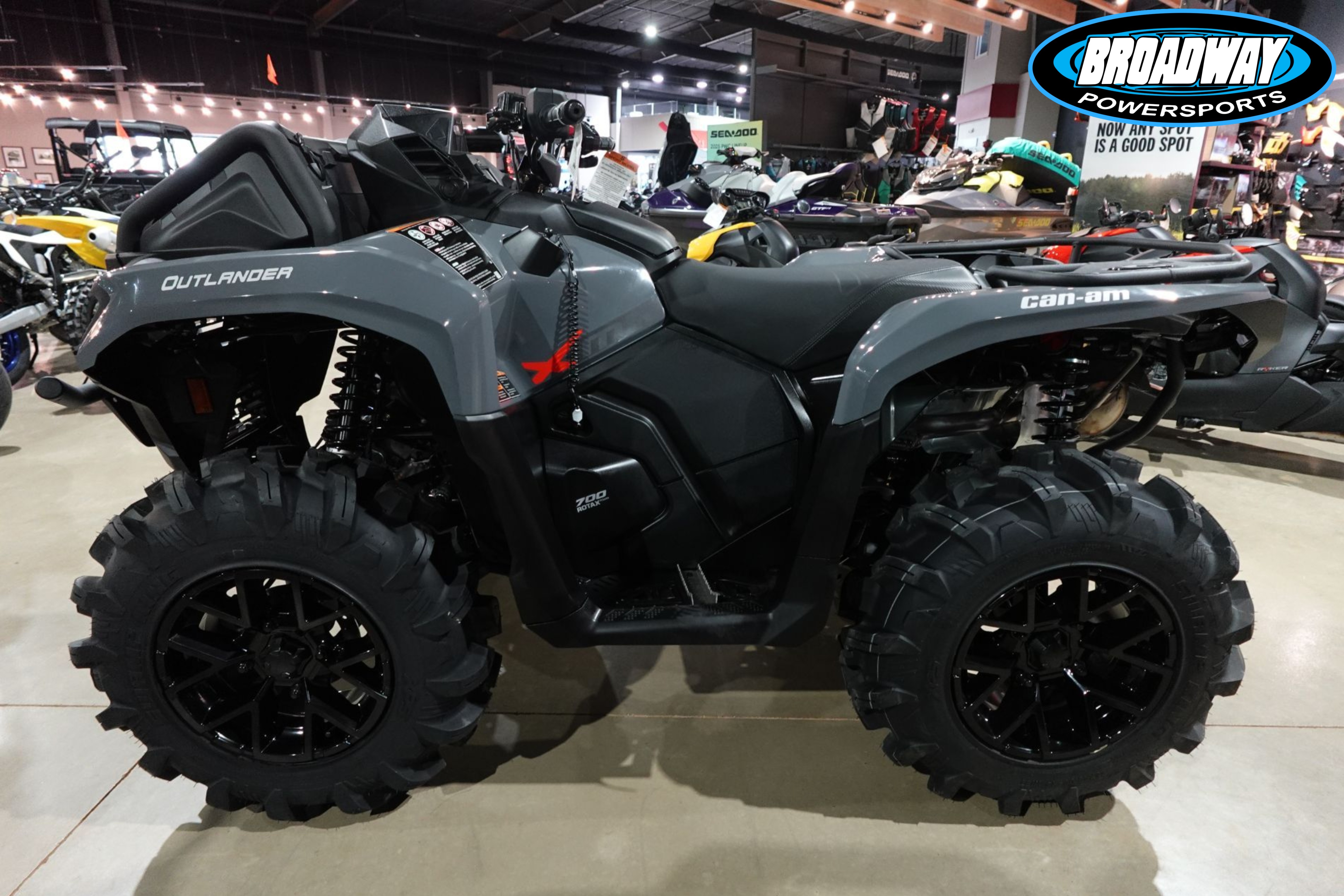 2026 Can-Am™ Outlander X MR 700 1