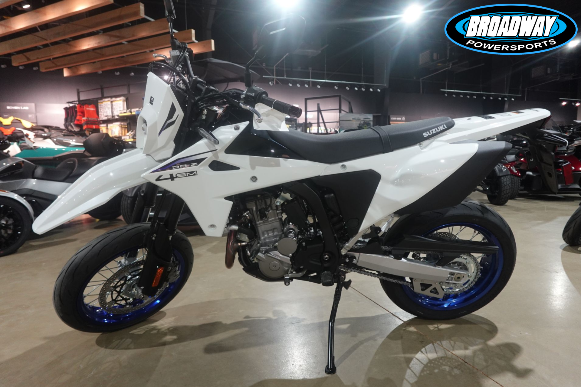 アツシスズキ　Atsushi Suzuki Yoichi Blanc 2025 New 2025 Suzuki DR-Z4SM, Tyler TX | Specs, Price, Photos | Solid