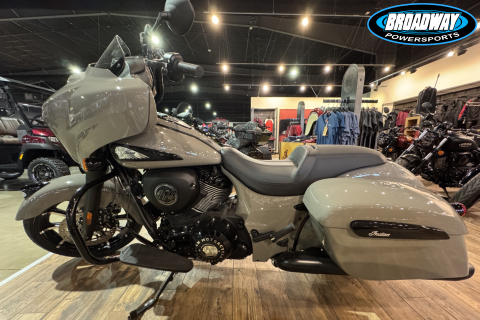2023 Indian Chieftain Dark Horse — photo 1 of 9