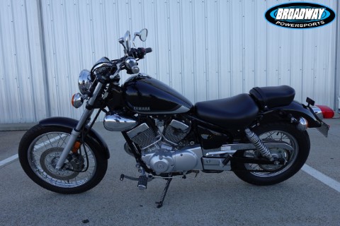 2023 Yamaha V Star 250 — photo 1 of 10