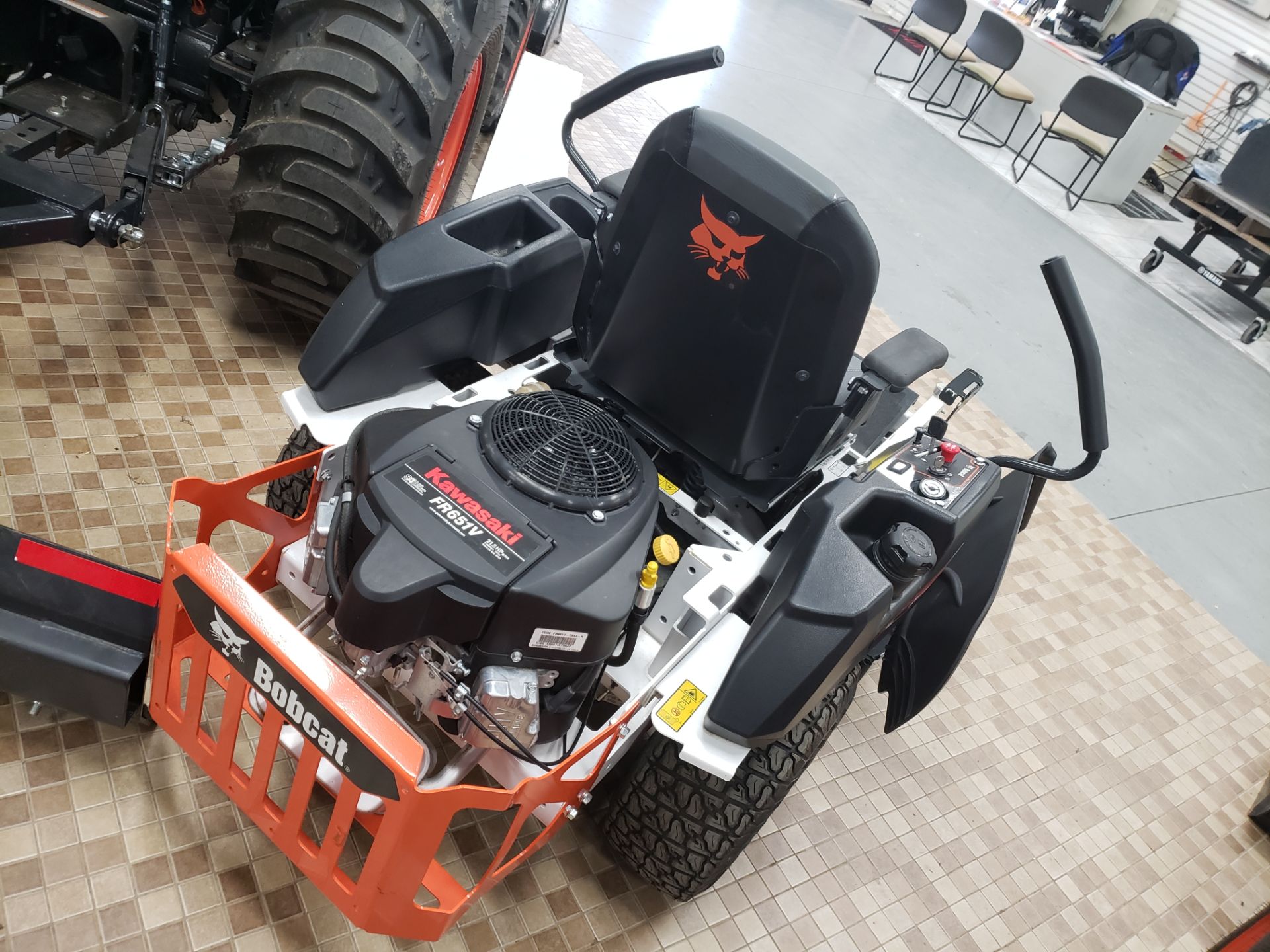 New 2025 Bobcat ZT2000 42 in. Kawasaki FR651V 21.5 hp, Johnson