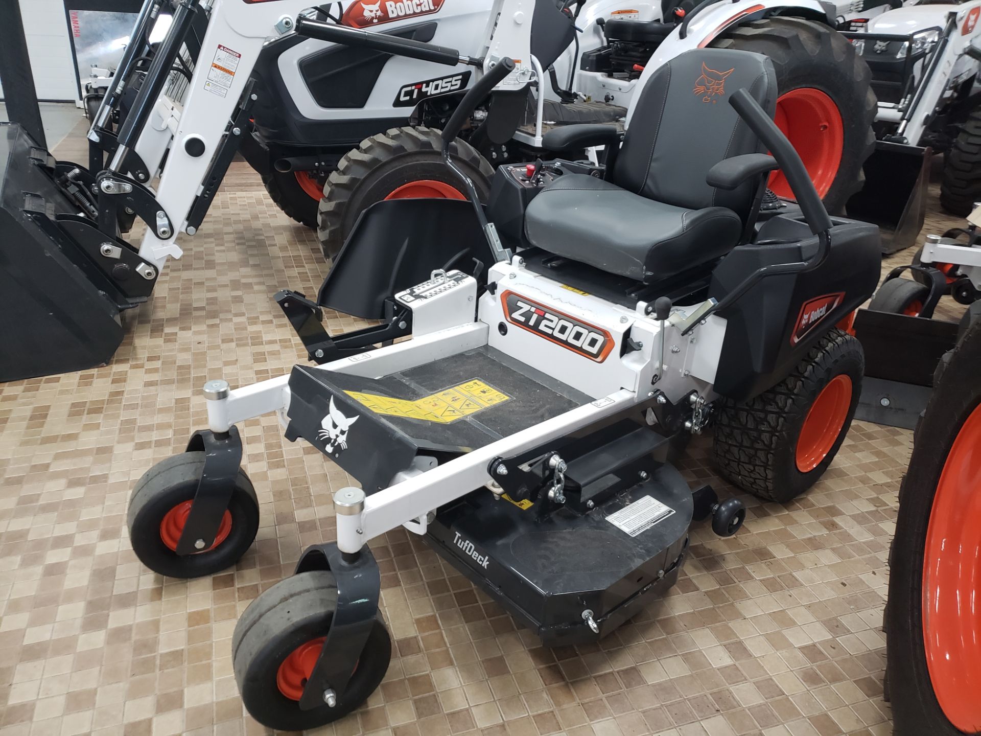 New 2025 Bobcat ZT2000 42 in. Kawasaki FR651V 21.5 hp, Johnson