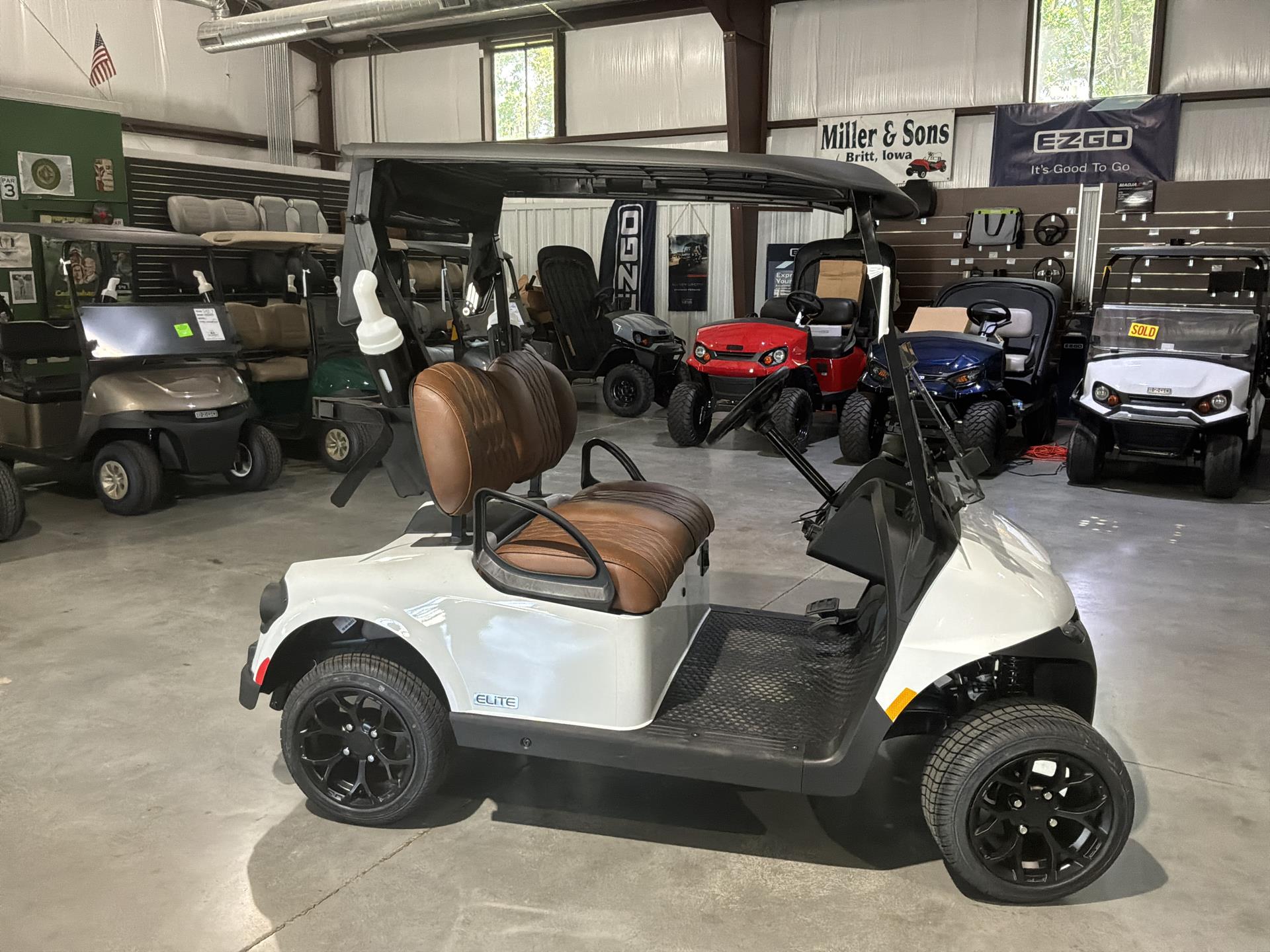2026 EZGO RXV photo 5
