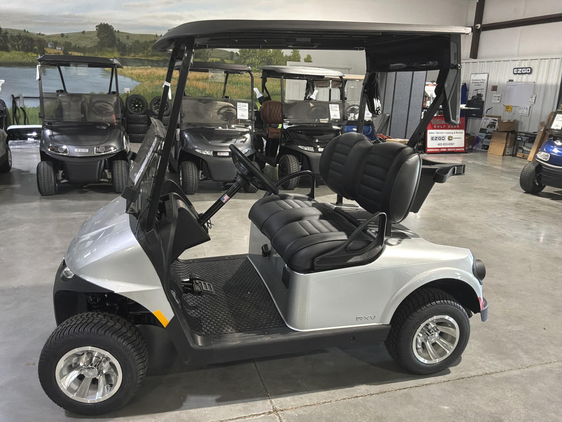 2027 EZGO RXV photo 5