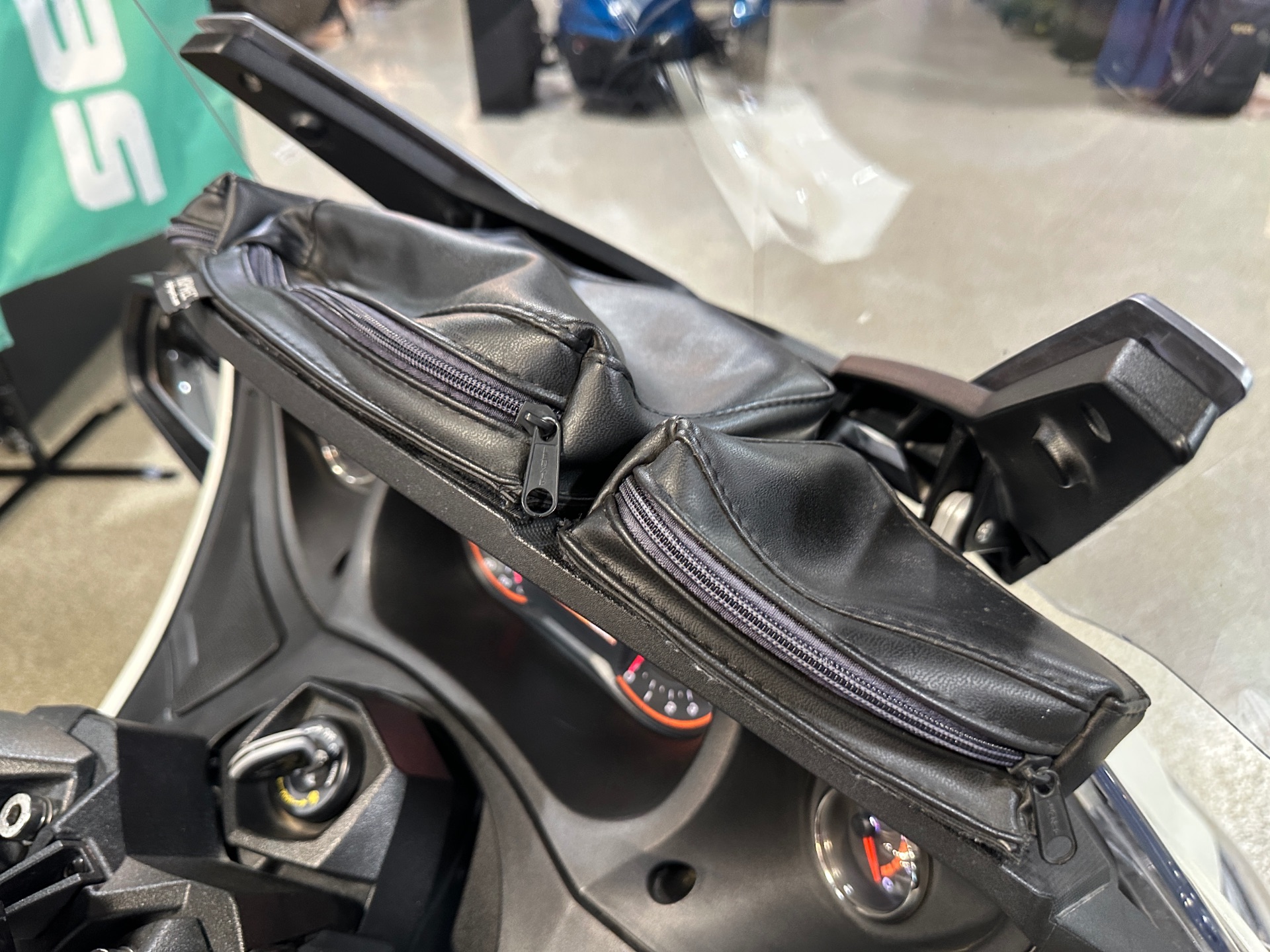 2016 Can-Am Spyder RT-S SE6 in Roscoe, Illinois - Photo 8