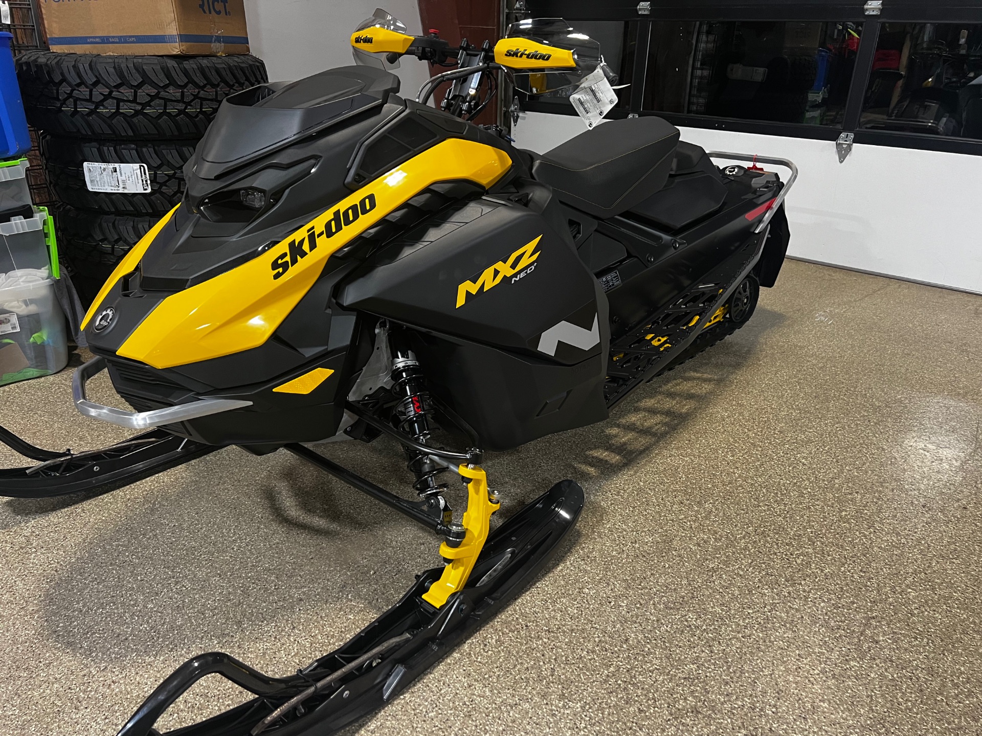 New 2026 Ski-Doo MXZ NEO+ 600 EFI ES RipSaw 1.25, Roscoe IL