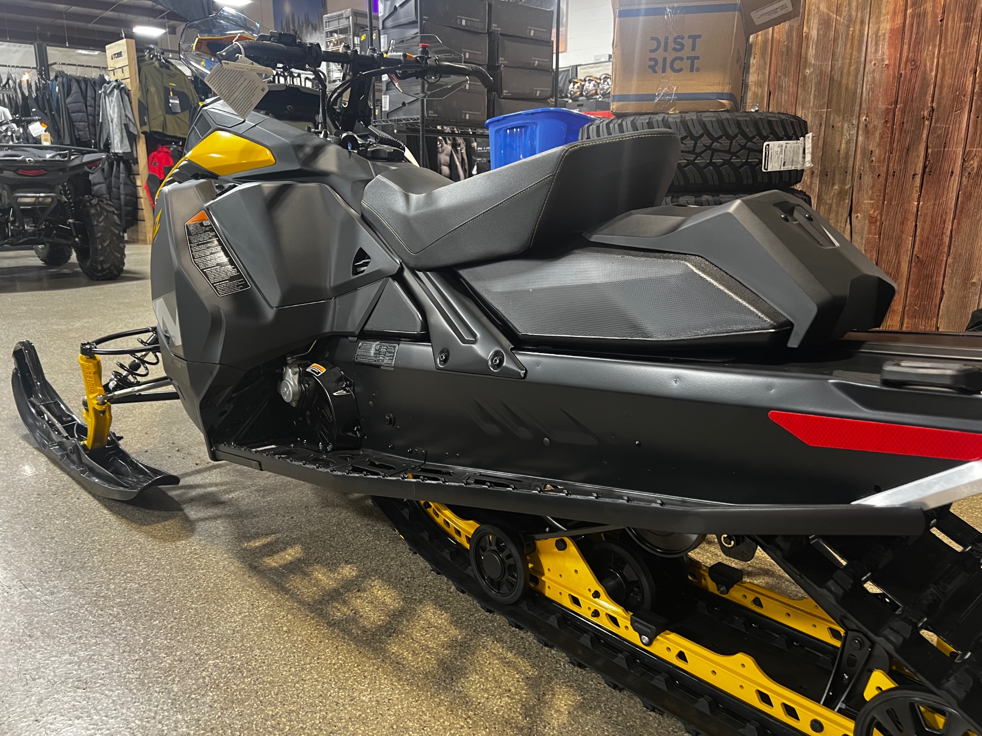 New 2026 Ski-Doo MXZ NEO+ 600 EFI ES RipSaw 1.25, Roscoe IL