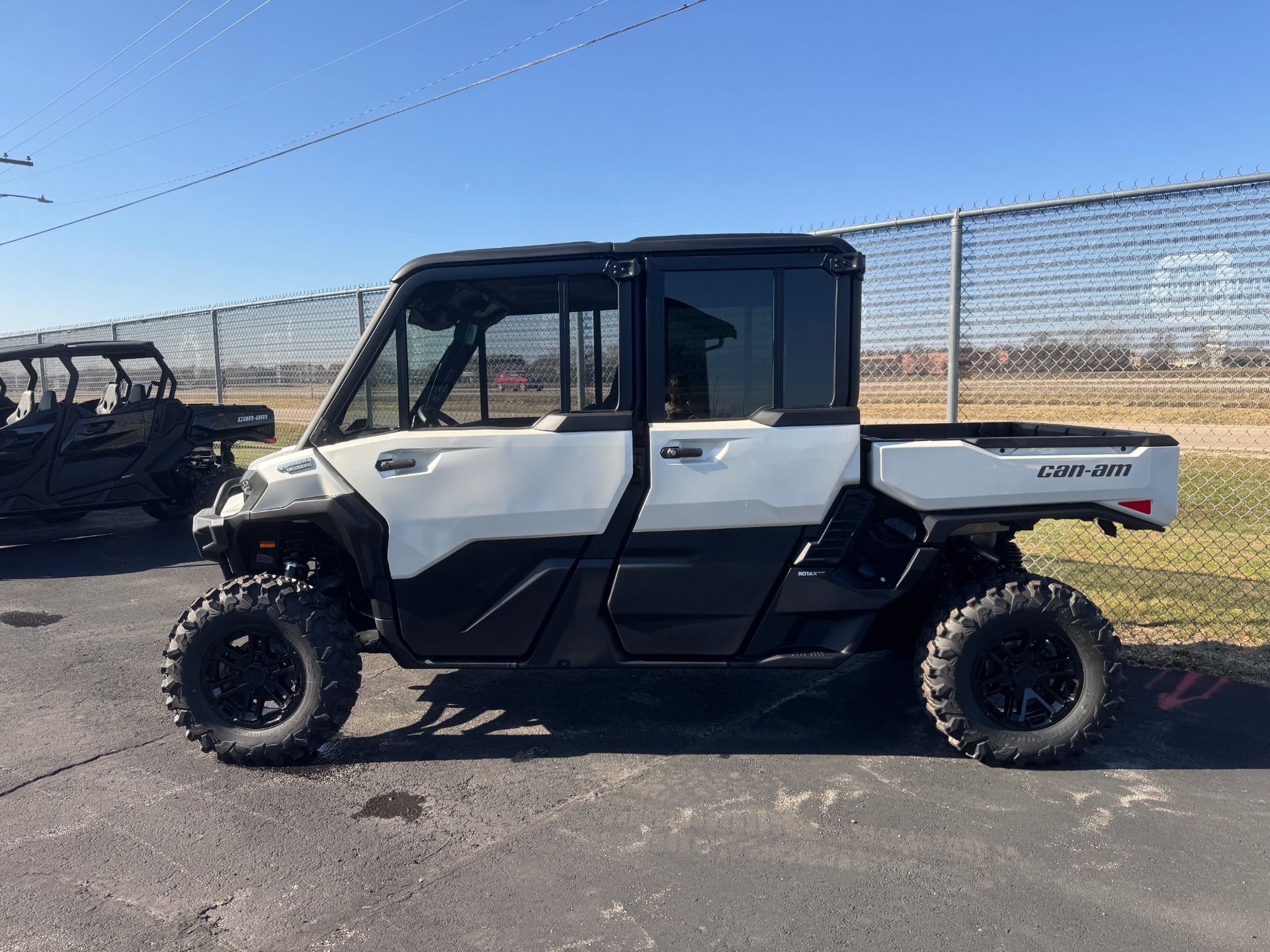 2026 Can-Am Defender MAX Limited HD11