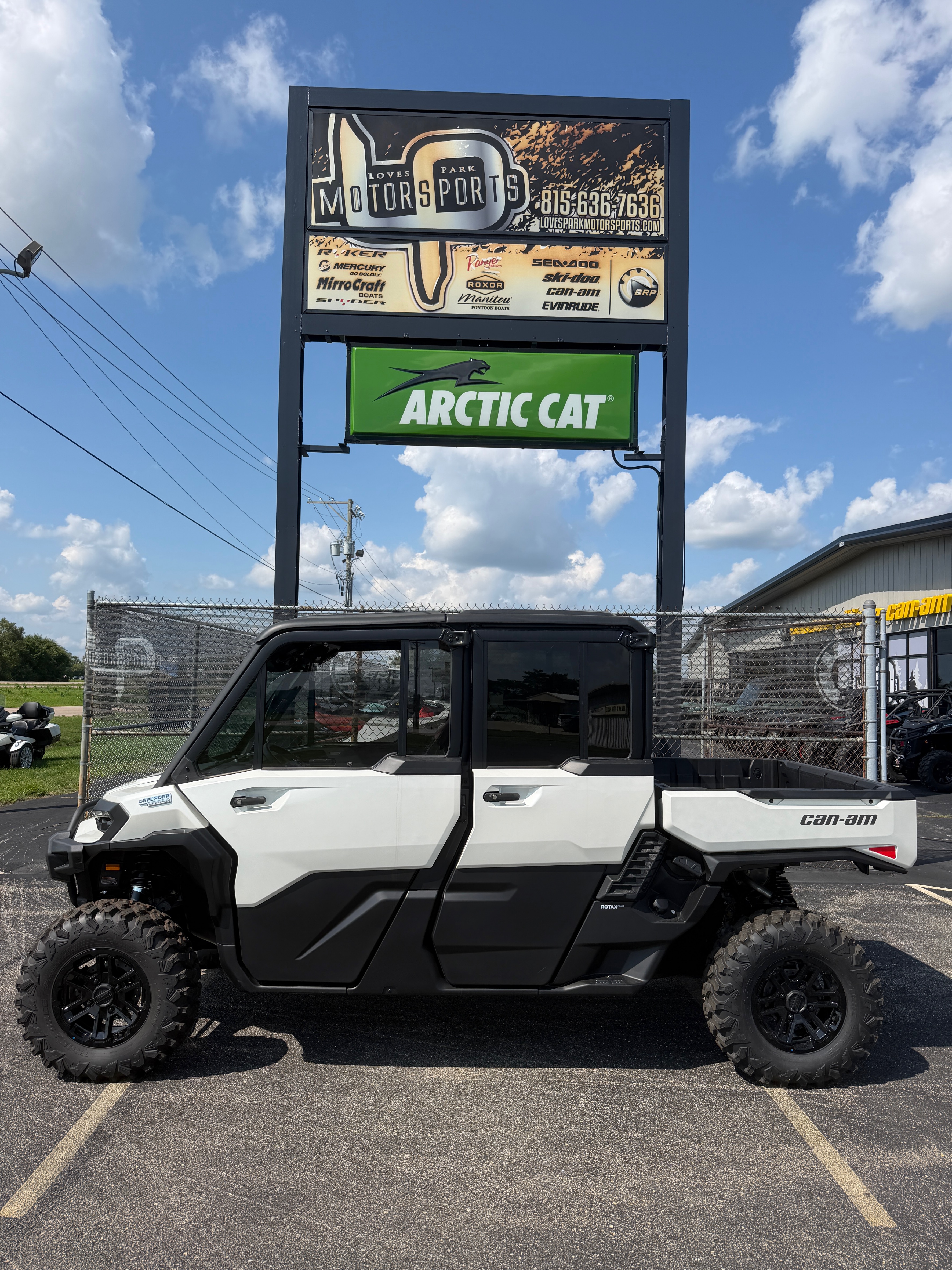 2026 Can-Am Defender MAX Limited HD11