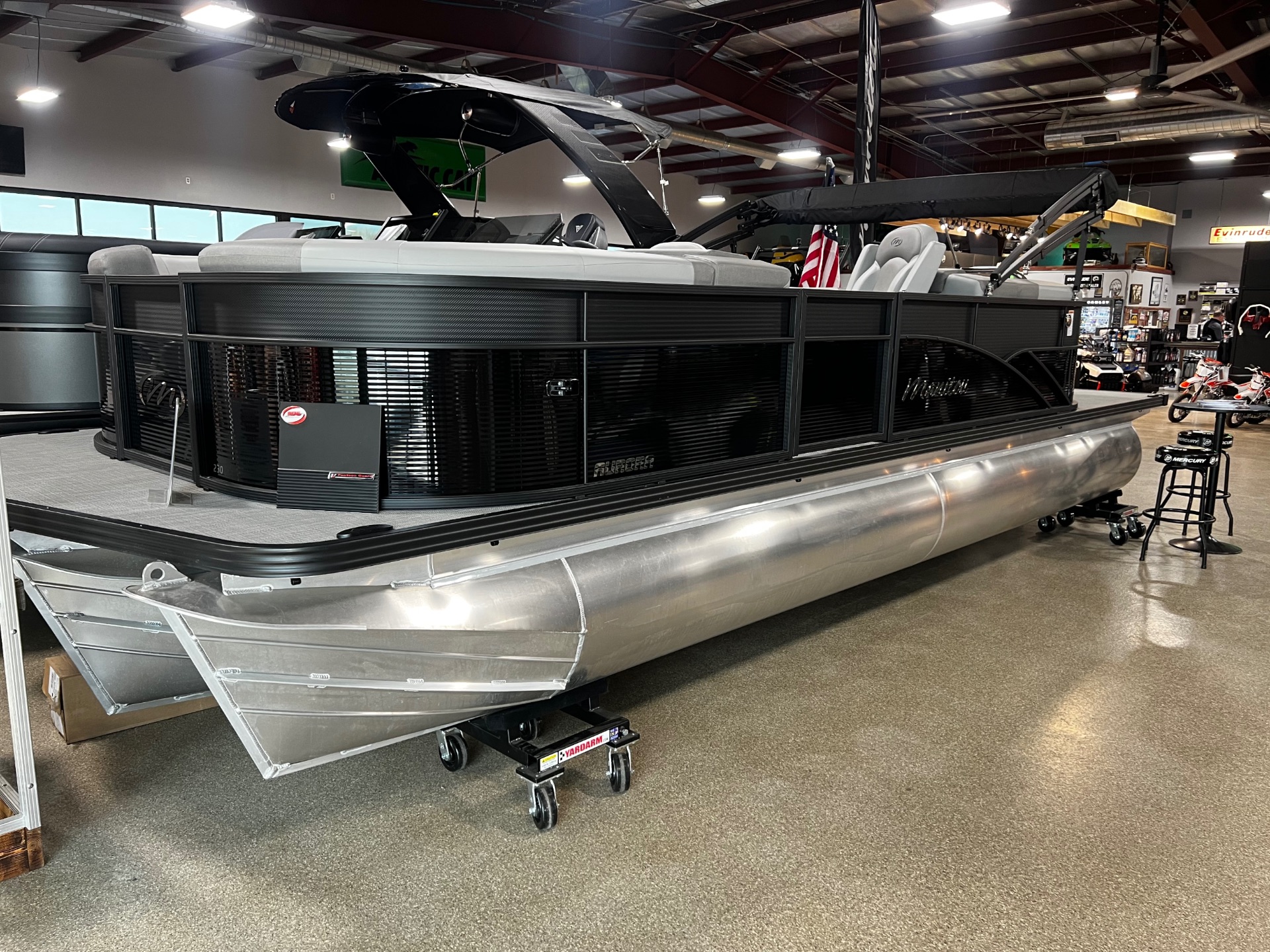 New 2026 Manitou Aurora 23 RF, 61073 Roscoe - Boat Trader