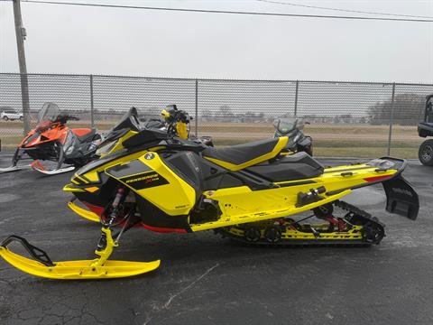 2021 Ski-Doo Renegade X-RS 850 E-TEC ES w/ QAS, Ice Ripper XT 1.5