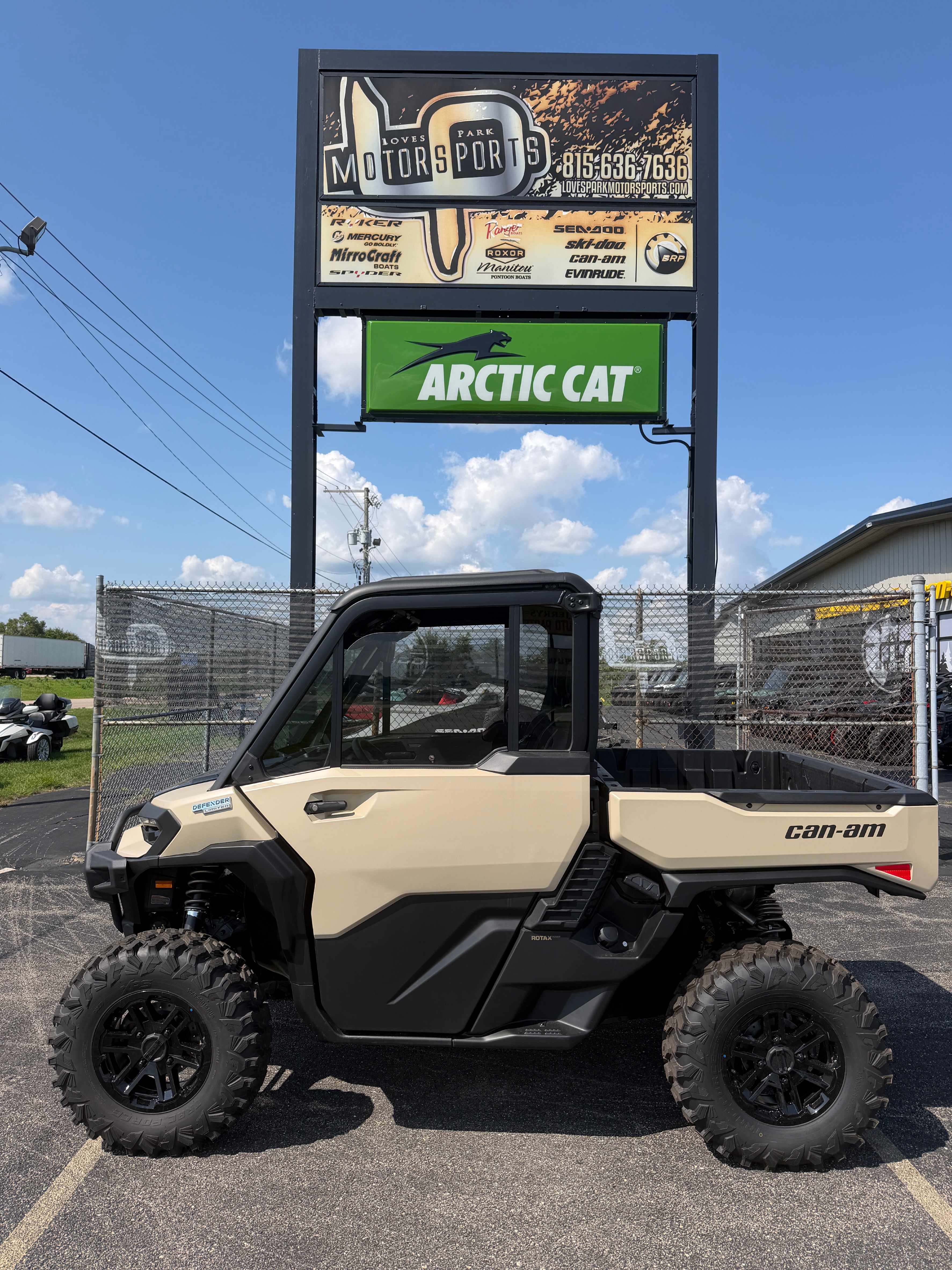 2026 Can-Am Defender Limited HD11