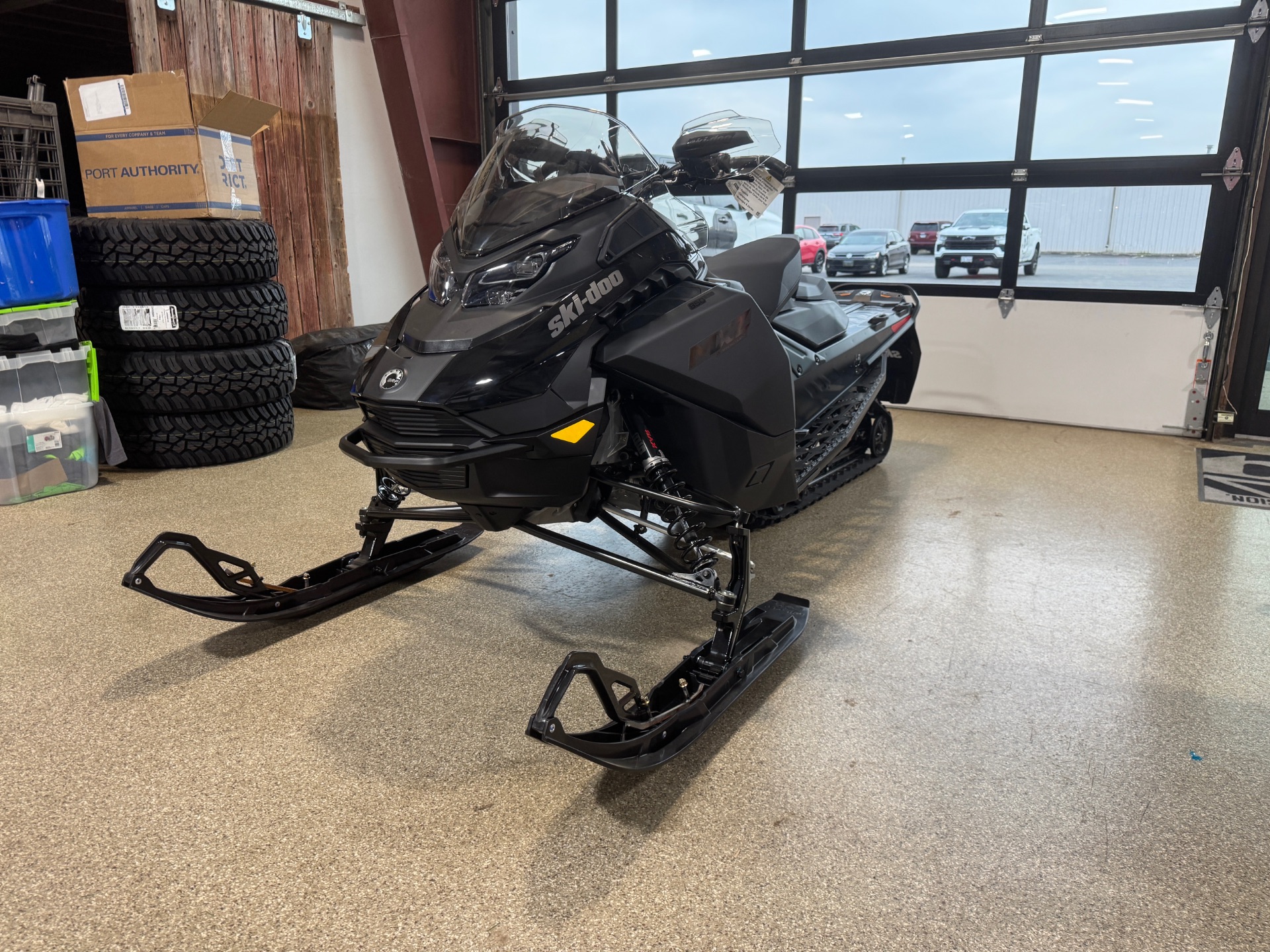 New 2026 Ski-Doo MXZ Adrenaline 137 850 E-TEC ES Ripsaw 1.25