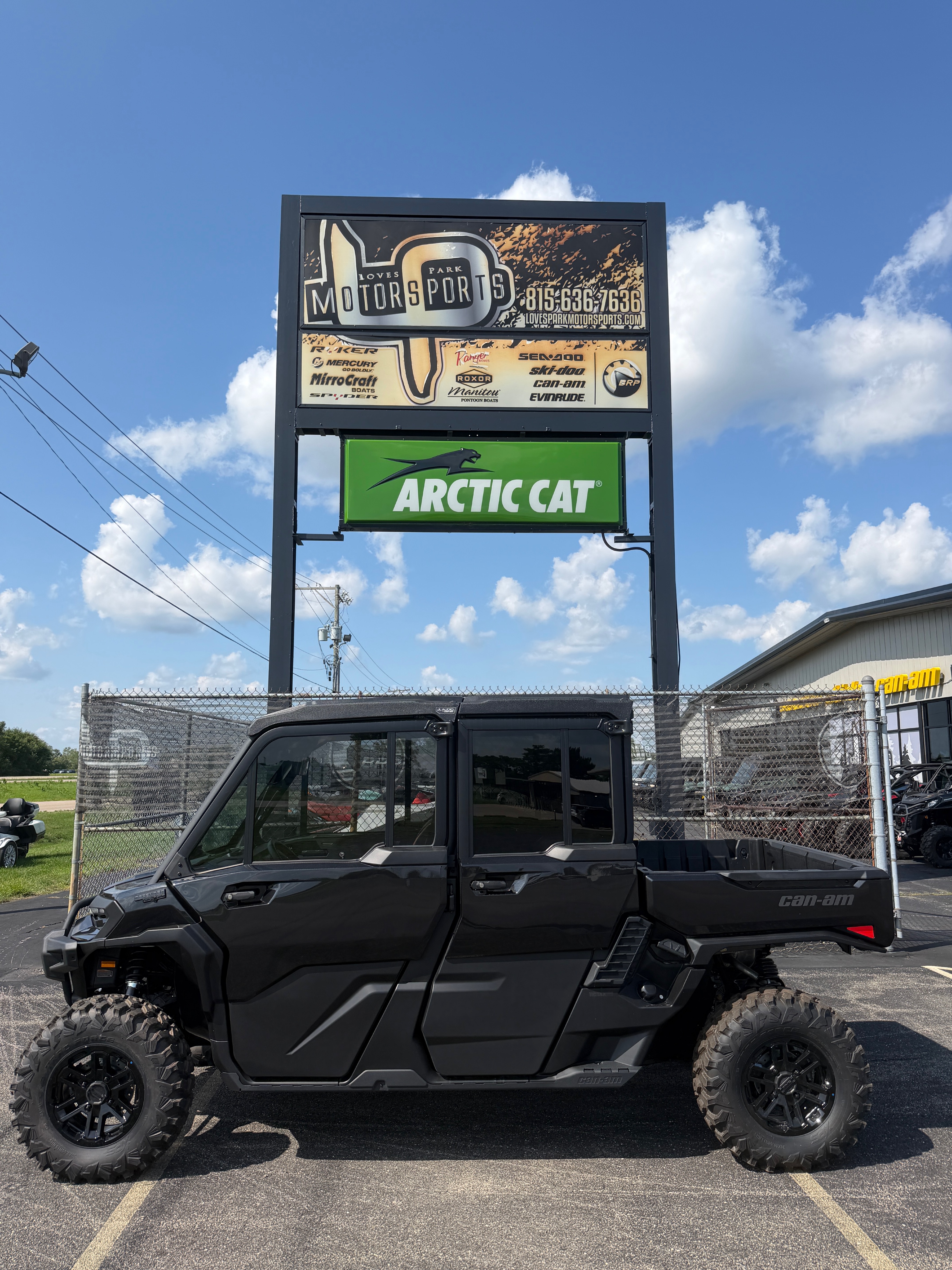 2026 Can-Am Defender MAX Lone Star CAB HD11