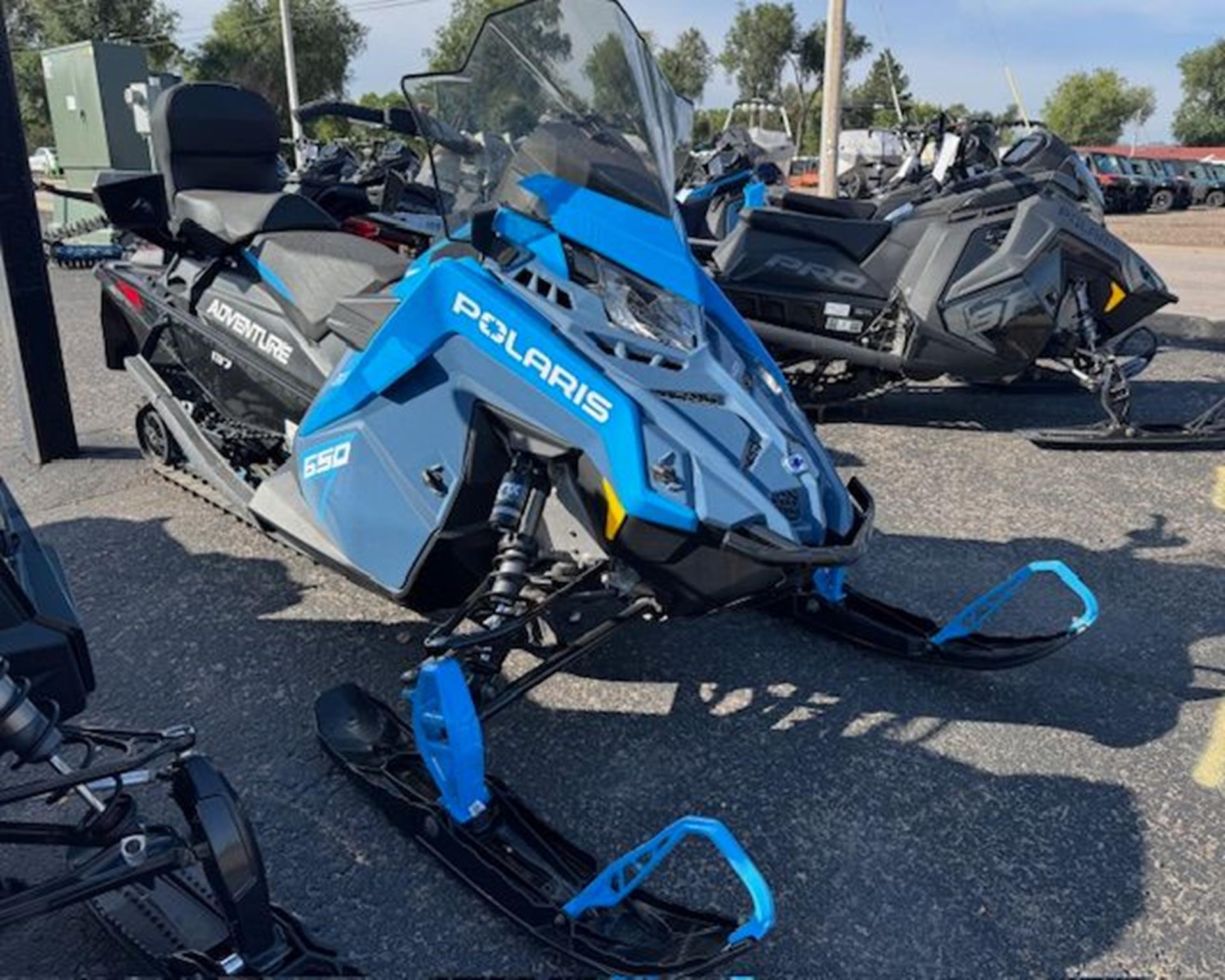 2024 Polaris 650 Indy Adventure 137 ES 1