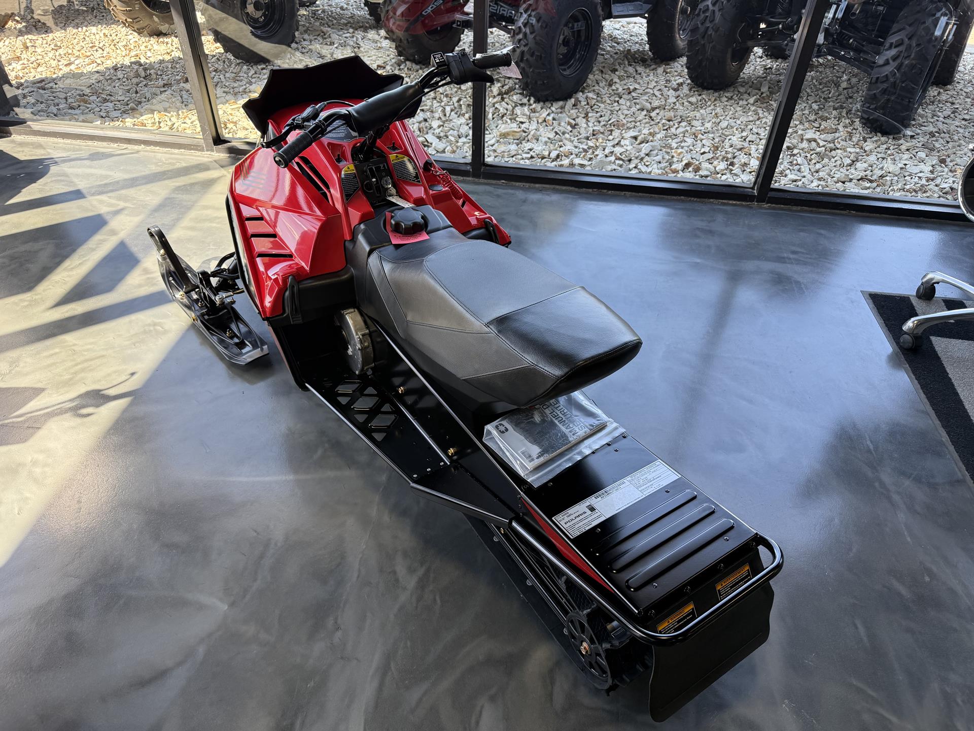 2027 Polaris INDY 200 ES 3