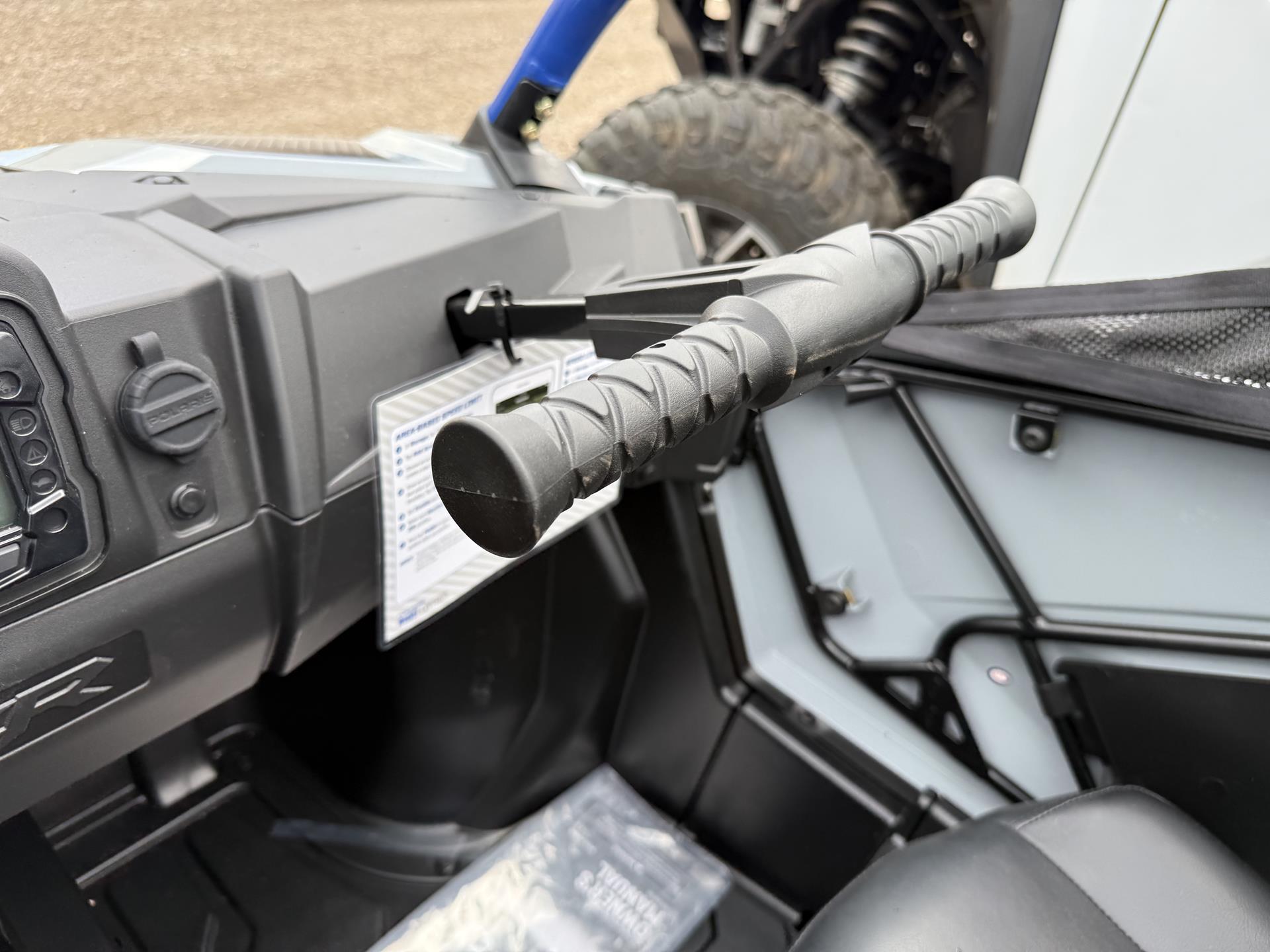 2027 Polaris RZR 200 EFI 10