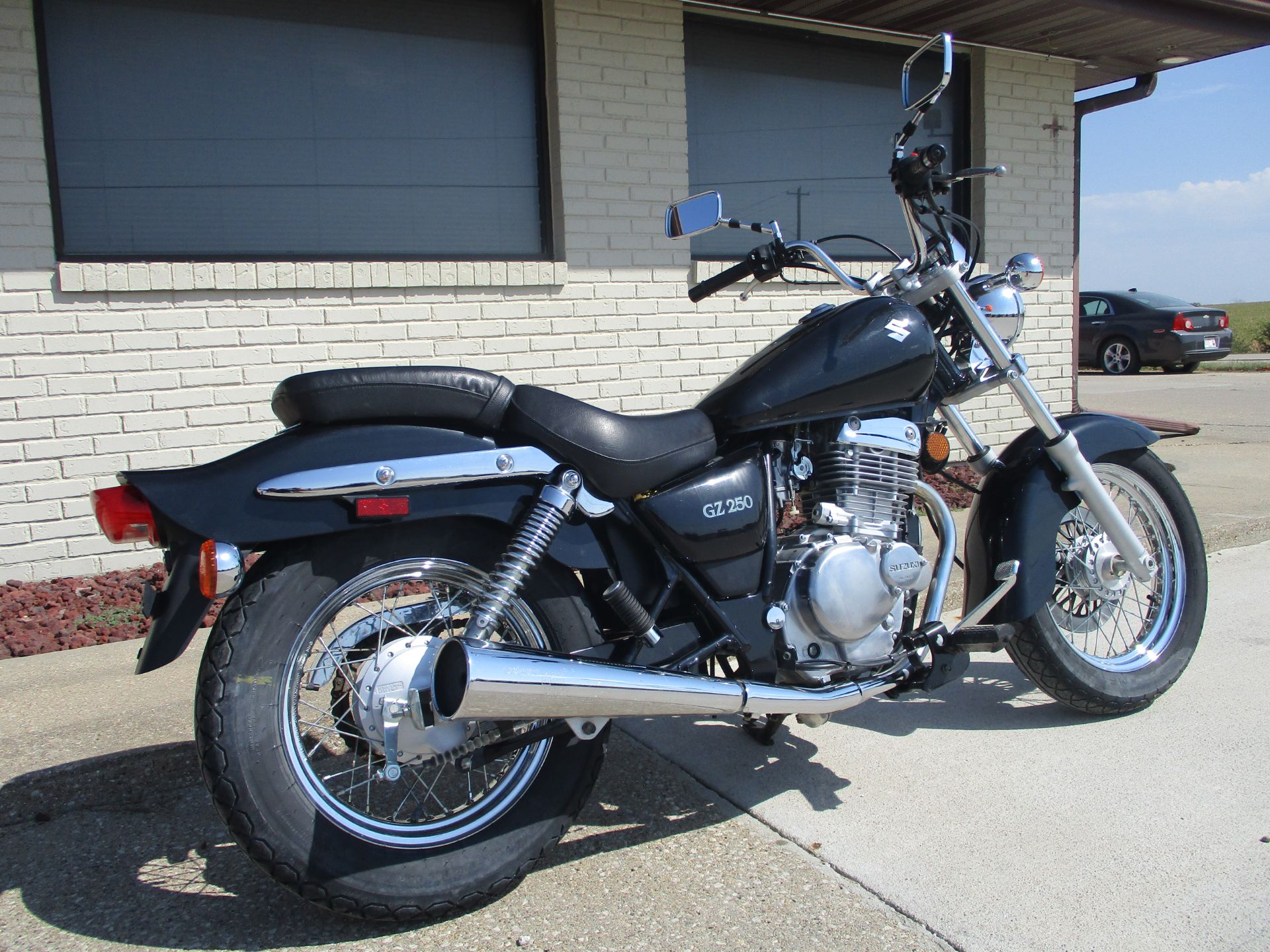 2005 Suzuki GZ250 in Winterset, Iowa - Photo 5