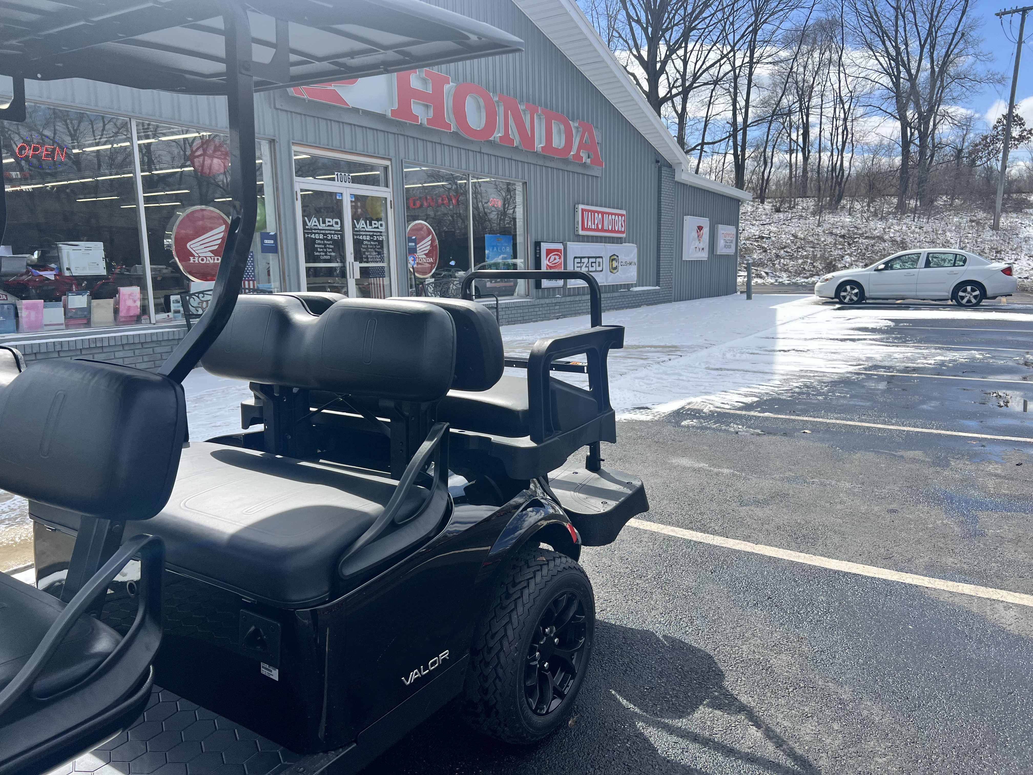 2026 EZGO Express photo 3