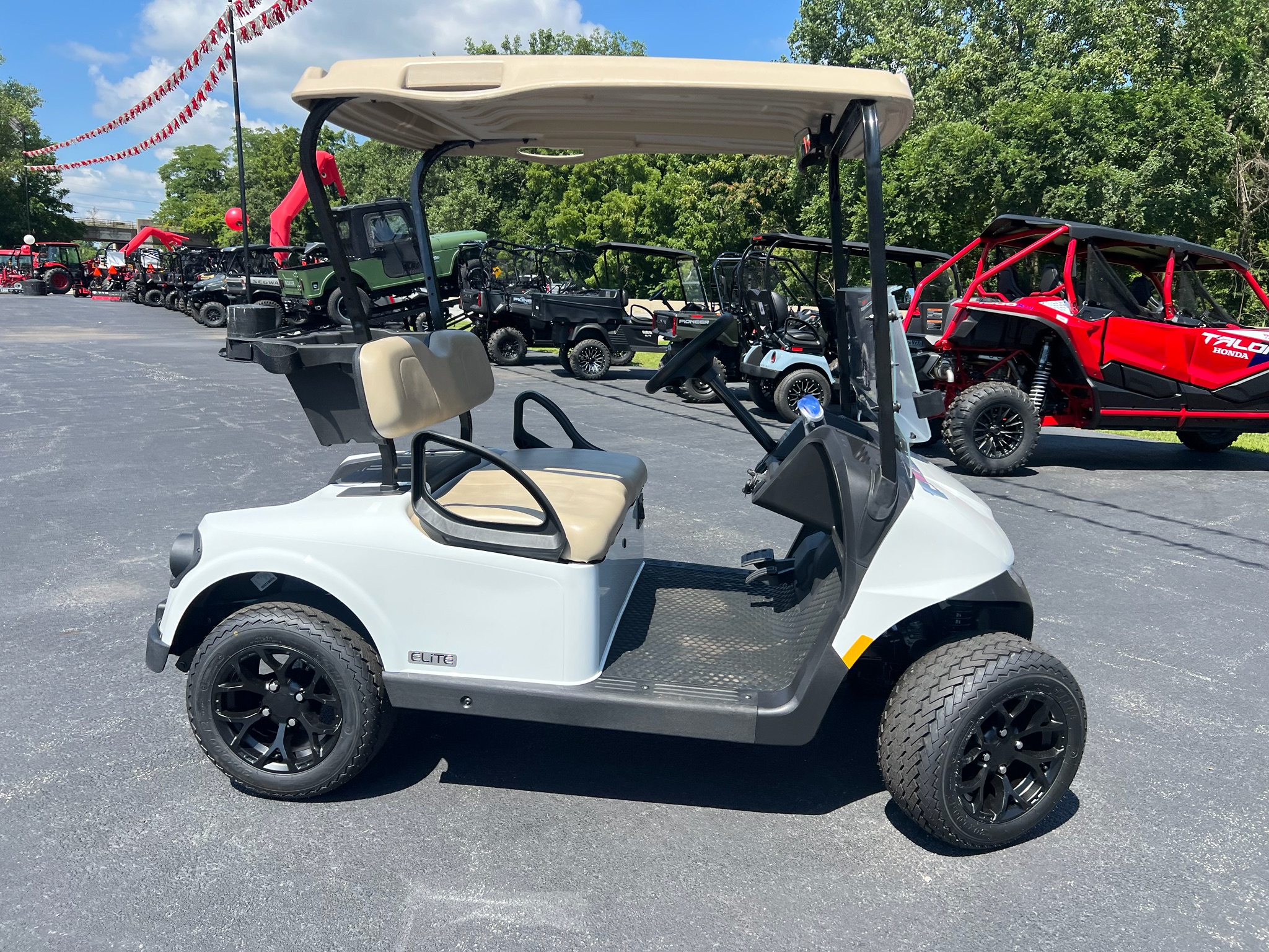 2026 EZGO RXV4 photo 3