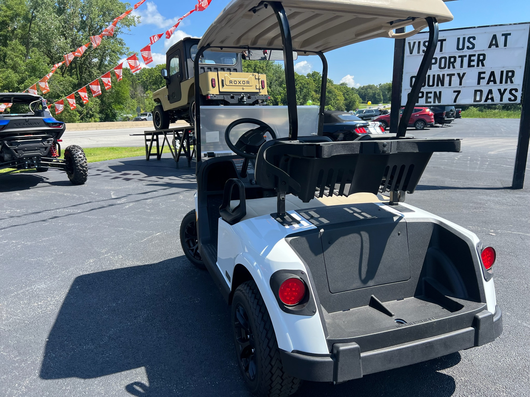 2026 EZGO RXV4 photo 2