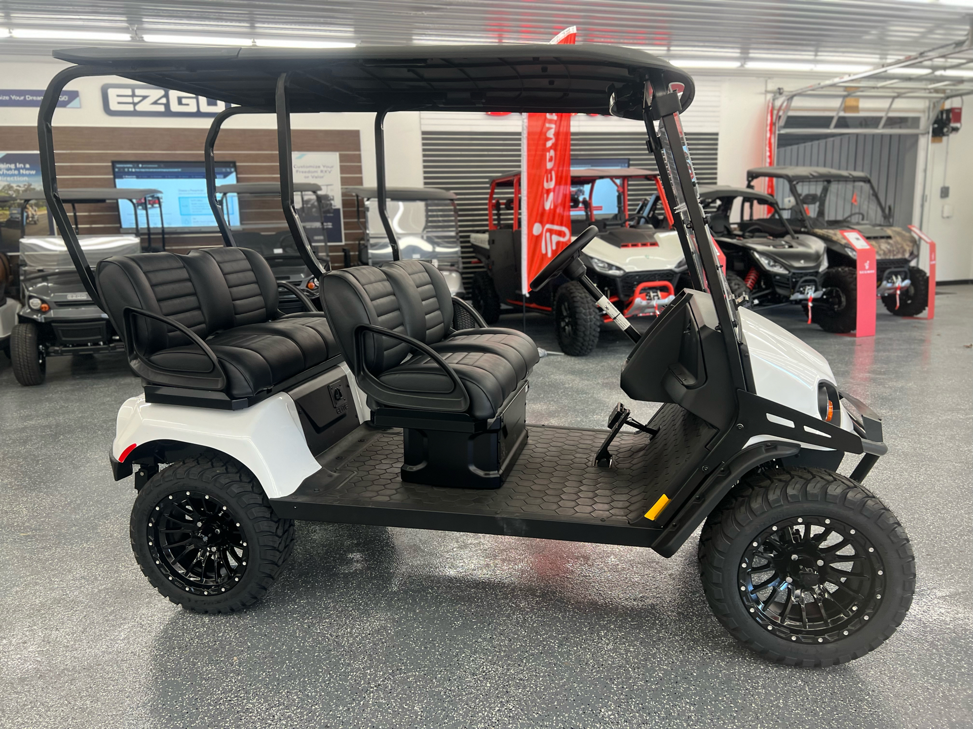 2025 EZGO Liberty photo 3