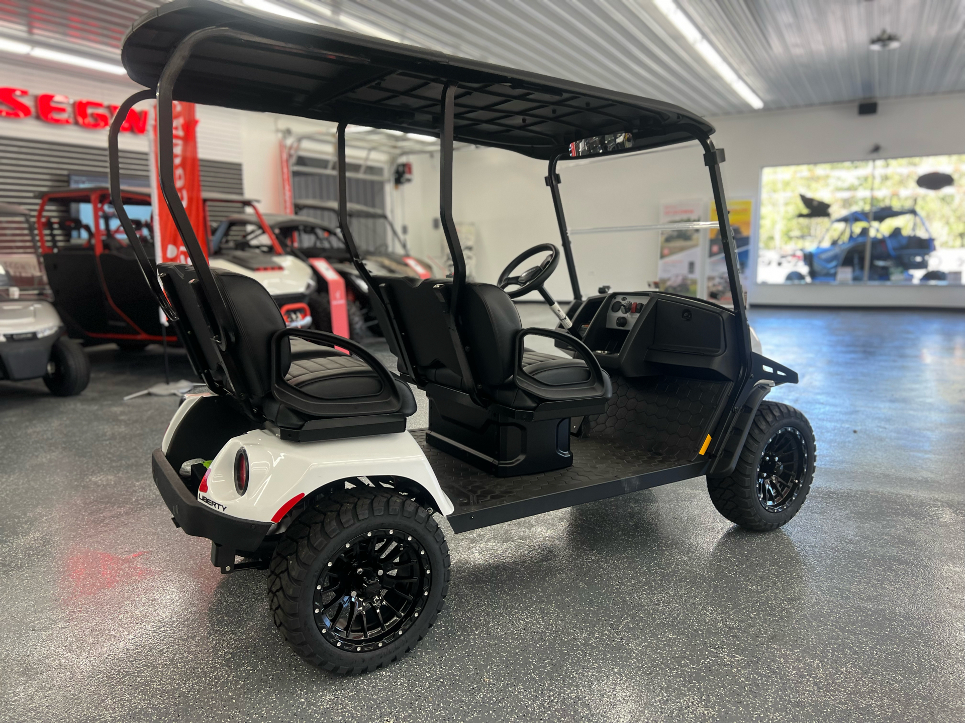 2025 EZGO Liberty photo 6