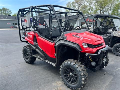 2025 Honda Pioneer 1000-5 Deluxe — photo 1 of 30