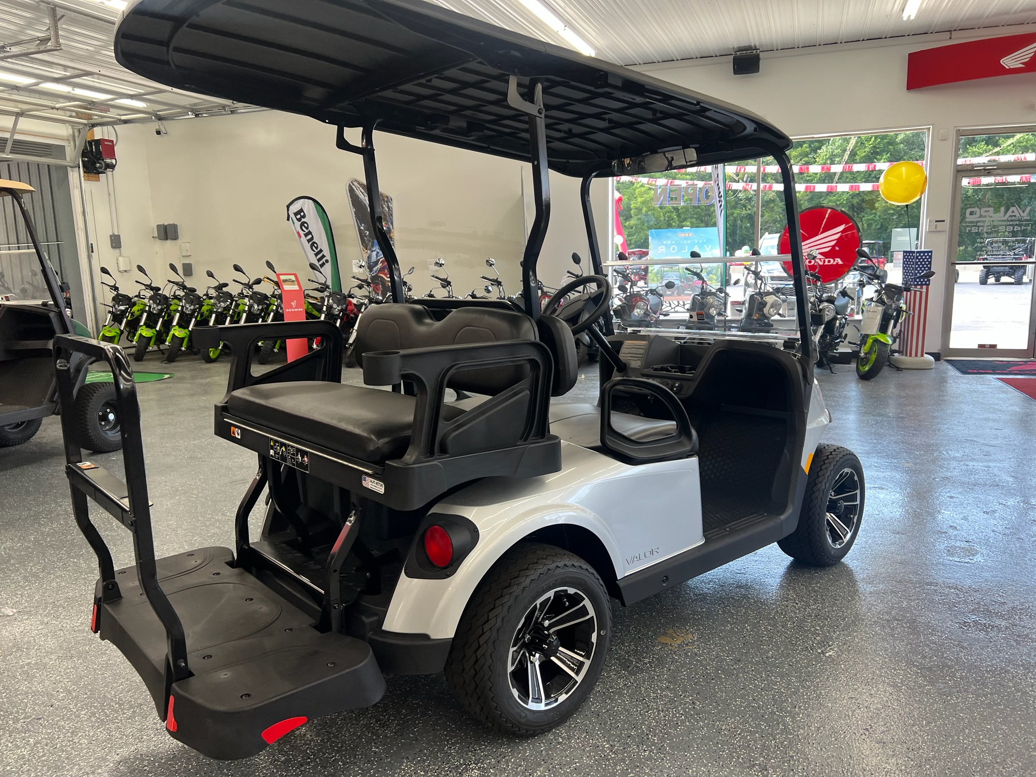 2027 EZGO RXV photo 4