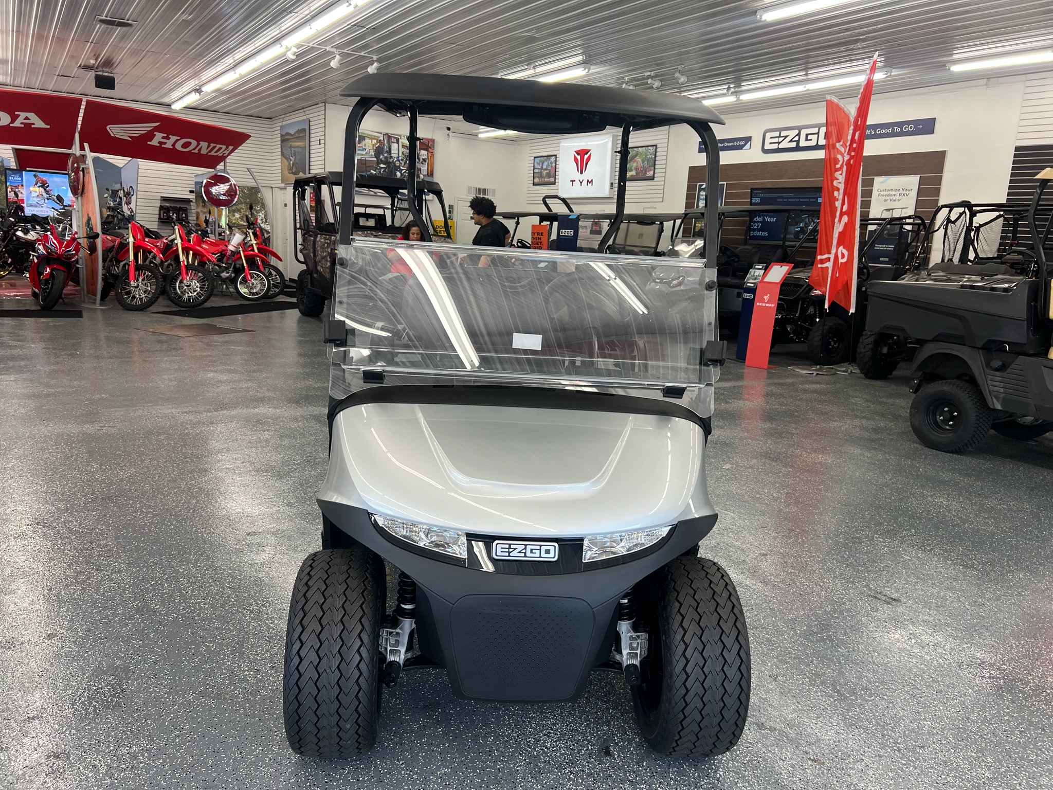 2027 EZGO RXV photo 3