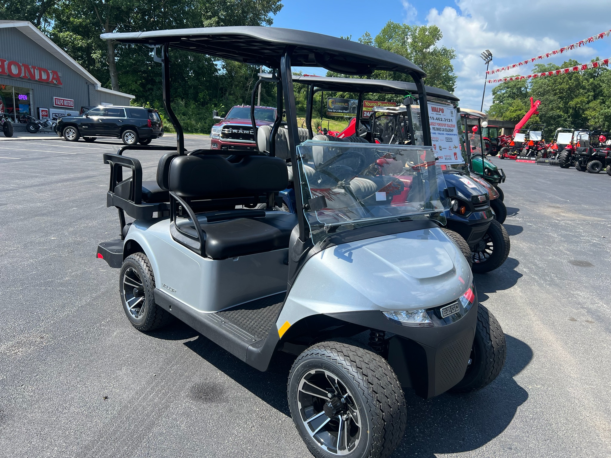 2027 EZGO RXV photo 7