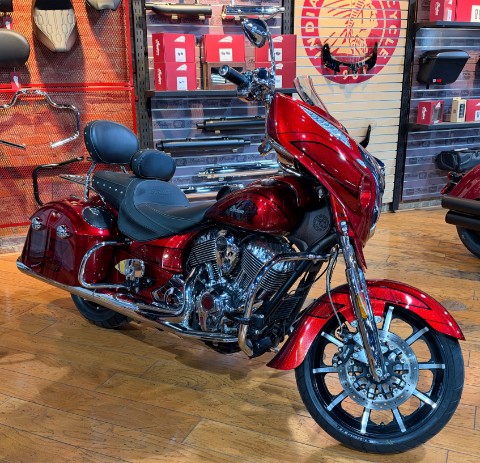 2017 Indian Chieftain Elite — photo 1 of 21