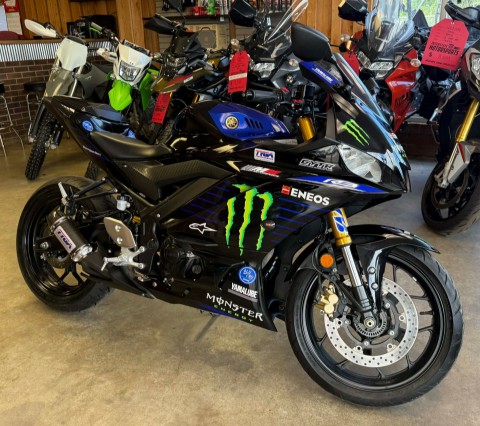 2021 Yamaha YZF-R3 Monster Energy Yamaha MotoGP Edition — photo 1 of 19