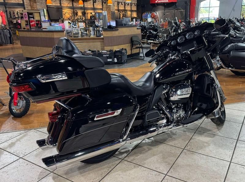 2017 Harley-Davidson Road King® 3