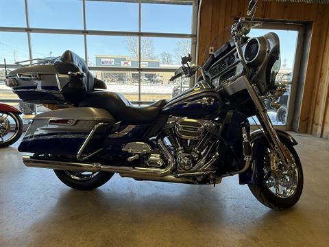 2016 Harley-Davidson CVO Limited — photo 1 of 5