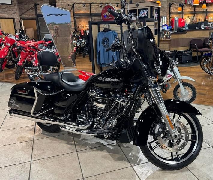 2017 Harley-Davidson Street Glide® 1