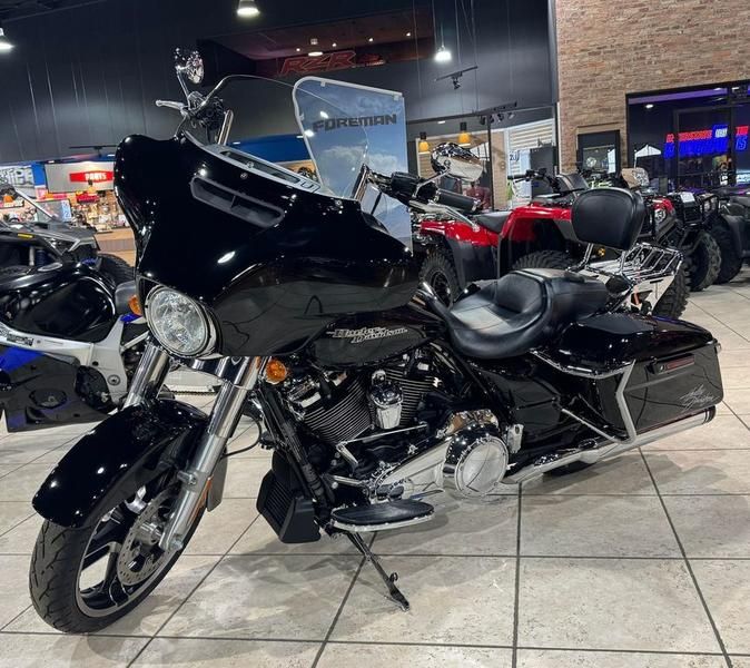 2017 Harley-Davidson Street Glide® 2