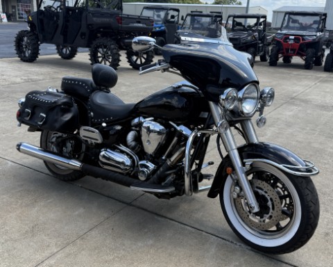 2004 Yamaha Road Star Silverado — photo 1 of 6