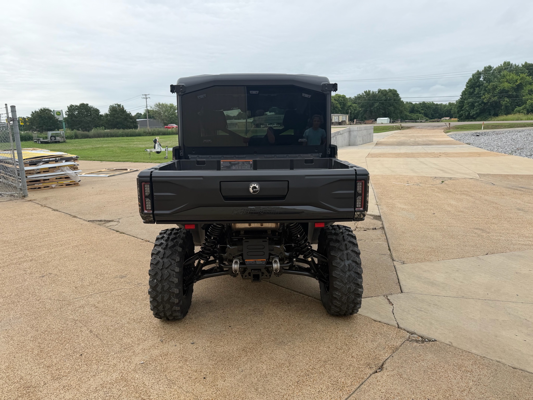 2026 Can-Am™ Defender MAX Limited HD11 4
